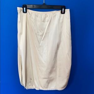 VANITY FAIR Beige Half-slip w/2 Side Slits